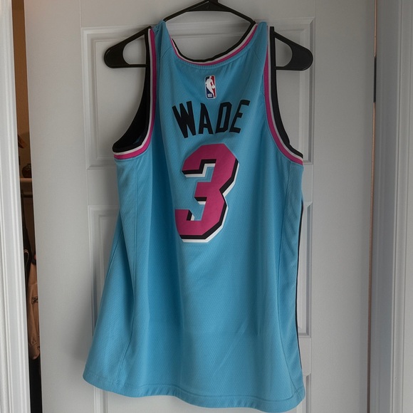 Nike Miami Basketball Jersey - Picture 4 of 4